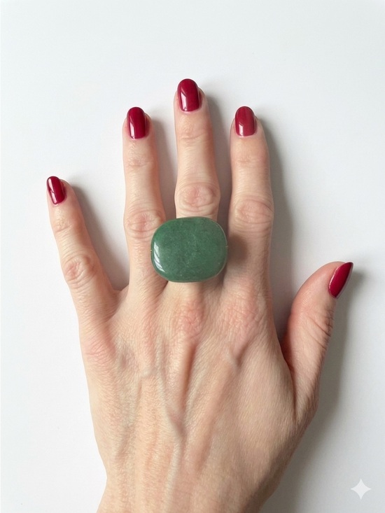 Jewelry - Gold Wire Ring with Green Stone